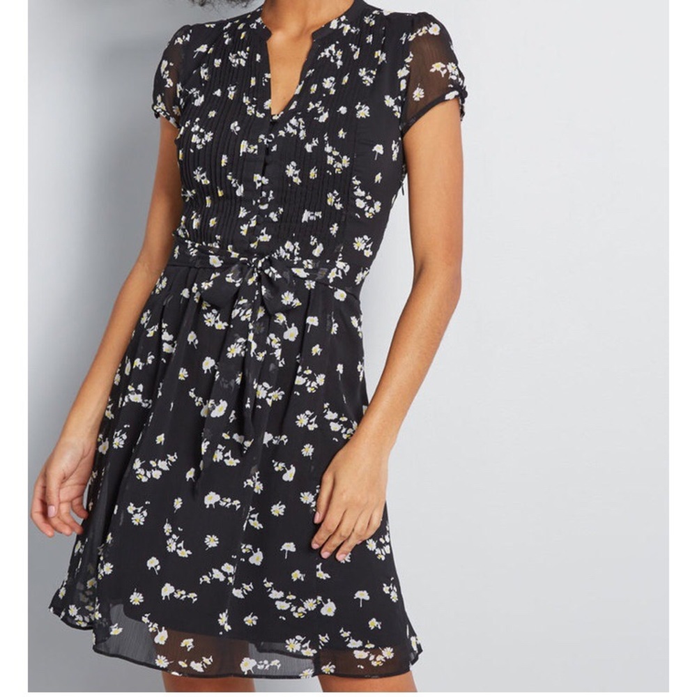 Modcloth Ladies Who Launch Dress noir blossom 6
